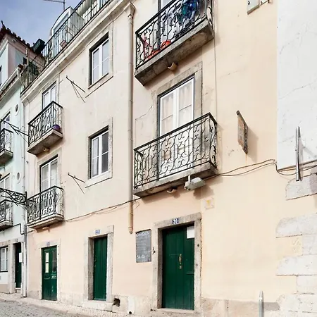 Stylish Stay, Renovated Gem In Bairro Alto Appartement Lissabon
