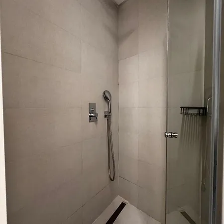 Stylish Stay, Renovated Gem In Bairro Alto Appartement Lissabon