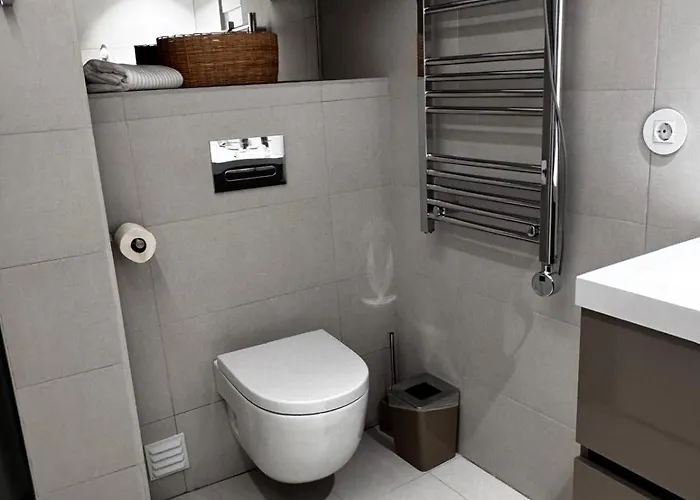 Stylish Stay, Renovated Gem In Bairro Alto Apartment Lissabon